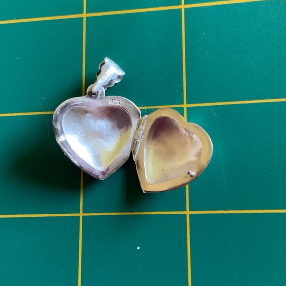 Sterling Silver heart locket - Picture 8 of 10